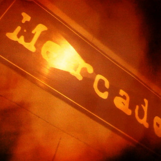 11/24/2012にTales Leon d.がOito Barで撮った写真
