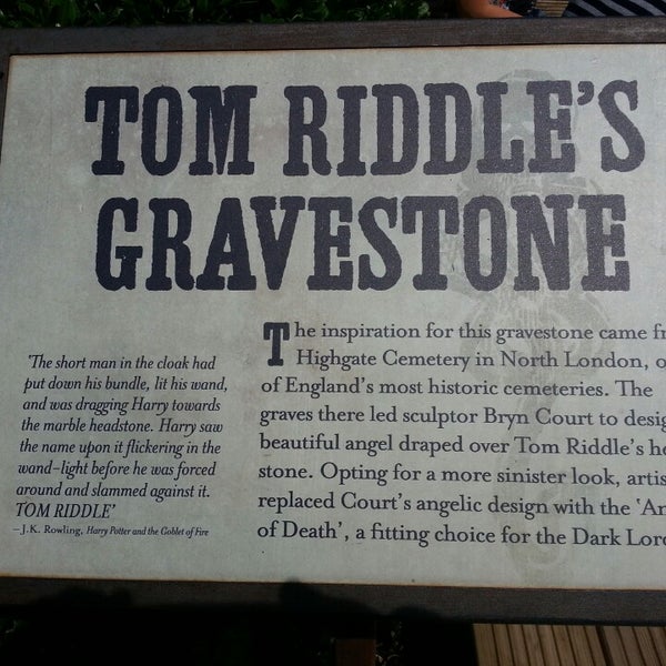 Foto tirada no(a) The Riddle Gravestone por Richard B. em 7/16/2013