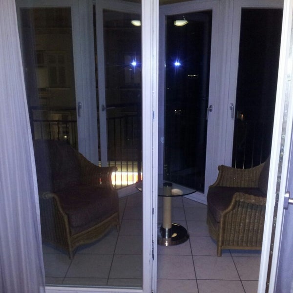 3/9/2014 tarihinde Art K.ziyaretçi tarafından HSH Hotel Apartments Mitte'de çekilen fotoğraf