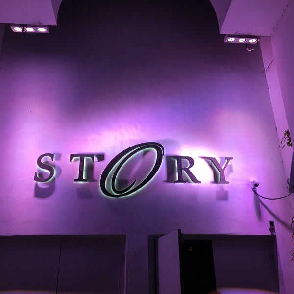 Foto scattata a STORY Nightclub da Maria M. il 4/16/2017