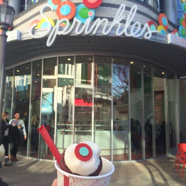 Sprinkles Cupcakes &amp; Ice Cream (Now Closed) Cupcake Shop