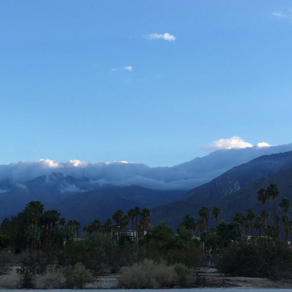 รูปภาพถ่ายที่ Courtyard by Marriott Palm Springs โดย Weiber X. เมื่อ 5/16/2015