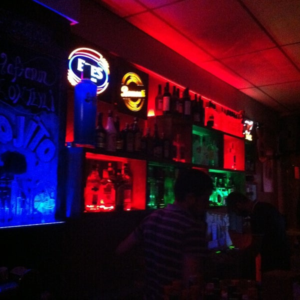 รูปภาพถ่ายที่ Latino Bar โดย Dolphin🐬 เมื่อ 3/28/2013