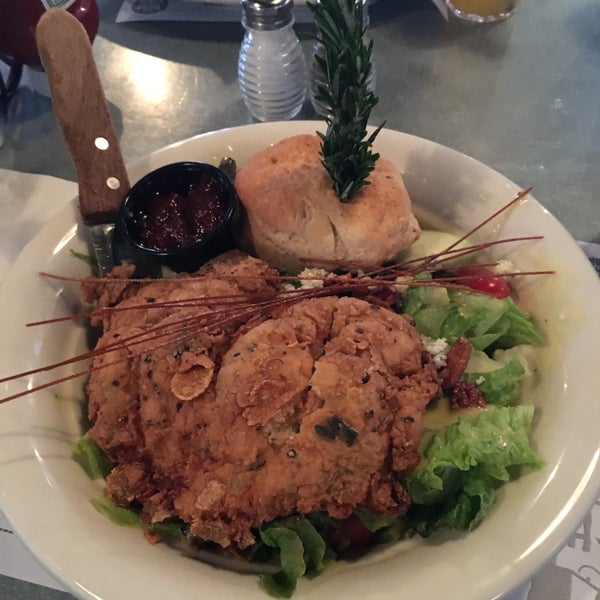Photo taken at Hash House A Go Go - Plano by Bridget M. on 3/22/2017