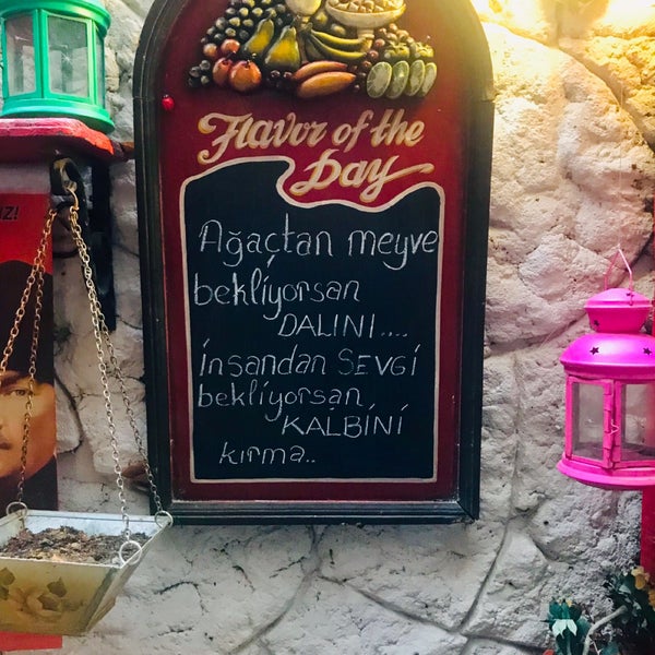 Foto tirada no(a) Başak Cafe por Özgür S. em 6/1/2019