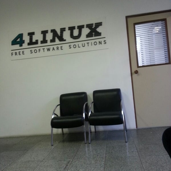 Foto tirada no(a) 4Linux Free Software Solutions por Roberto L. em 8/7/2013