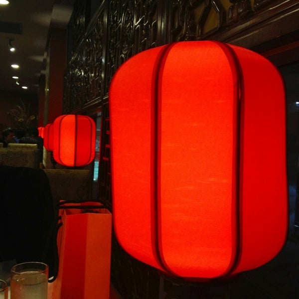 Снимок сделан в Lan Dining Restaurant 蘭餐厅 пользователем Anson Z. 8/9/2013
