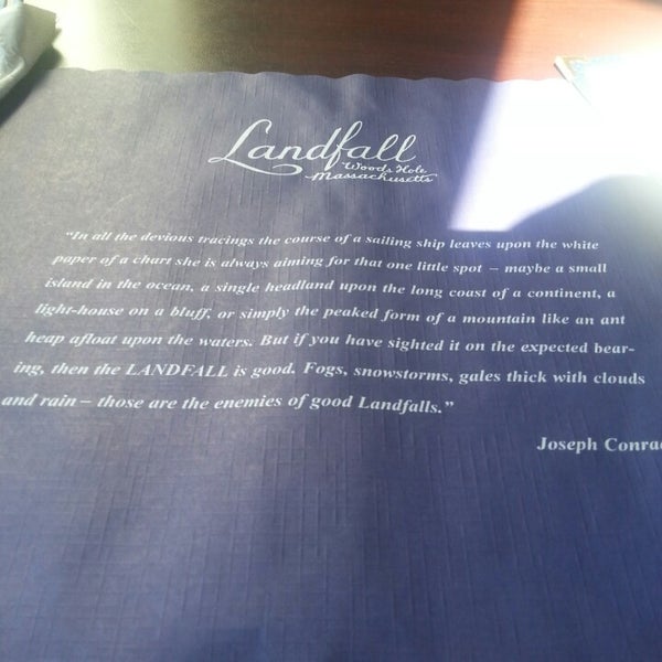 รูปภาพถ่ายที่ Landfall Restaurant โดย Leena P. เมื่อ 10/5/2014