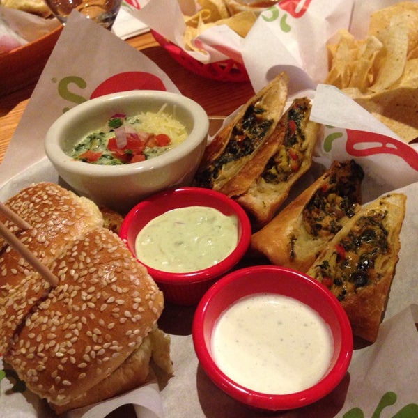 Photo taken at Chili&#39;s Grill &amp; Bar by Jennifer S. on 3/8/2014