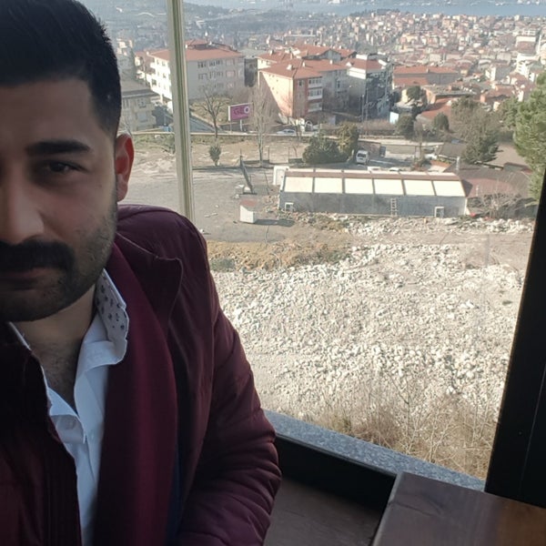Foto diambil di Desde Cafe &amp; Restaurant oleh İsmail Ş. pada 2/18/2018
