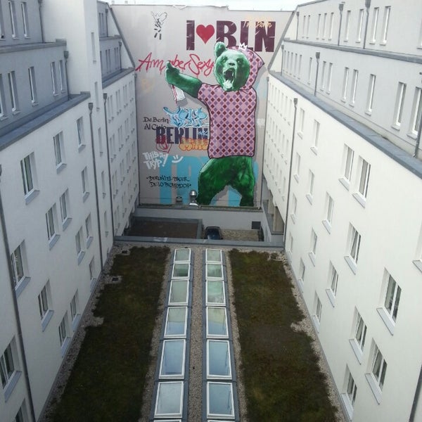 Das Foto wurde bei INNSiDE Berlin Mitte von Thiso am 3/15/2014 aufgenommen