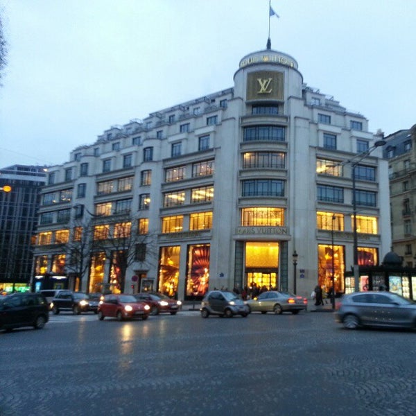 Louis Vuitton Champs-Élysées - 18388 visitors