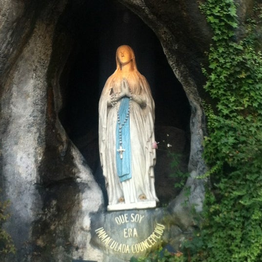 Foto tomada en Grotte de Notre-Dame de Lourdes  por María N. el 11/3/2012