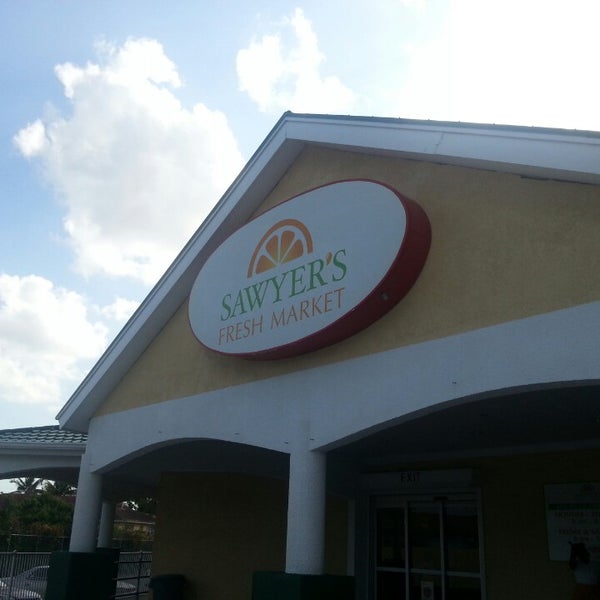 Sawyer's Fresh Market Grocery Store in Nassau