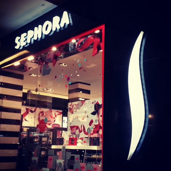 SEPHORA Luxury Hall