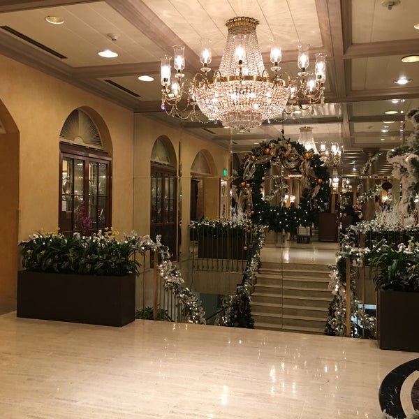 Photo taken at The Royal Sonesta New Orleans by Jane on 12/17/2016