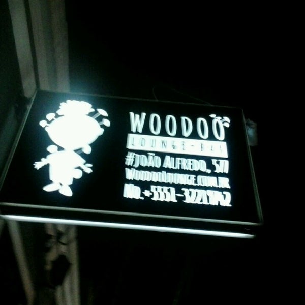Foto tirada no(a) Woodoo Lounge Bar por Juliana R. em 7/19/2013