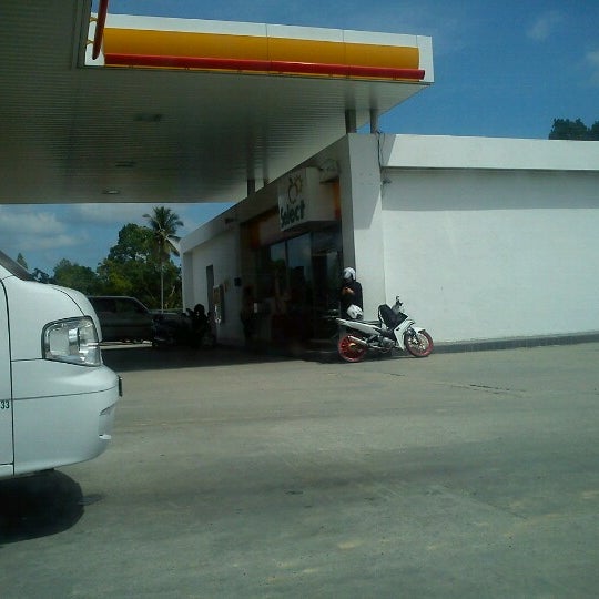 Photo taken at Shell by safura b. on 12/2/2012