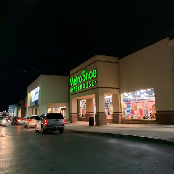 MetroShoe Warehouse 7 tips from 436 visitors