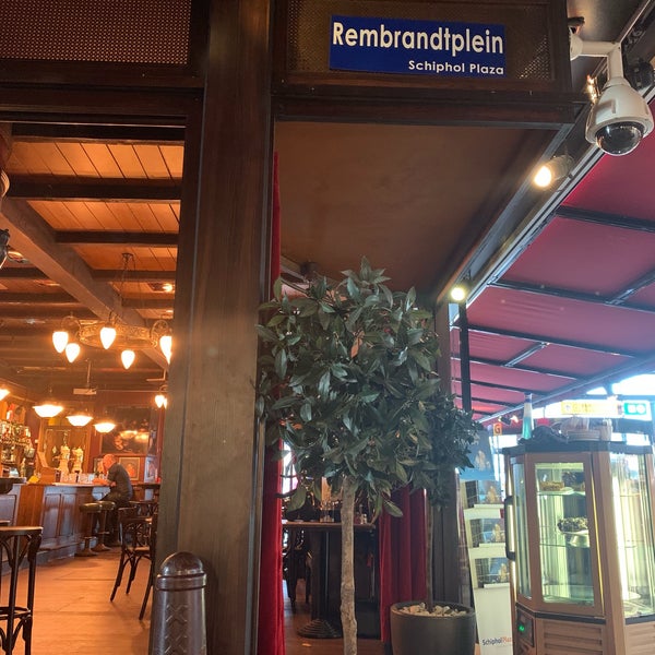 11/18/2018 tarihinde Tomas B.ziyaretçi tarafından Café Rembrandt'de çekilen fotoğraf