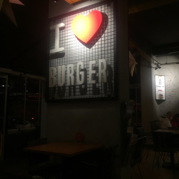 Foto diambil di Musqa Burger oleh Ali A. pada 11/17/2020