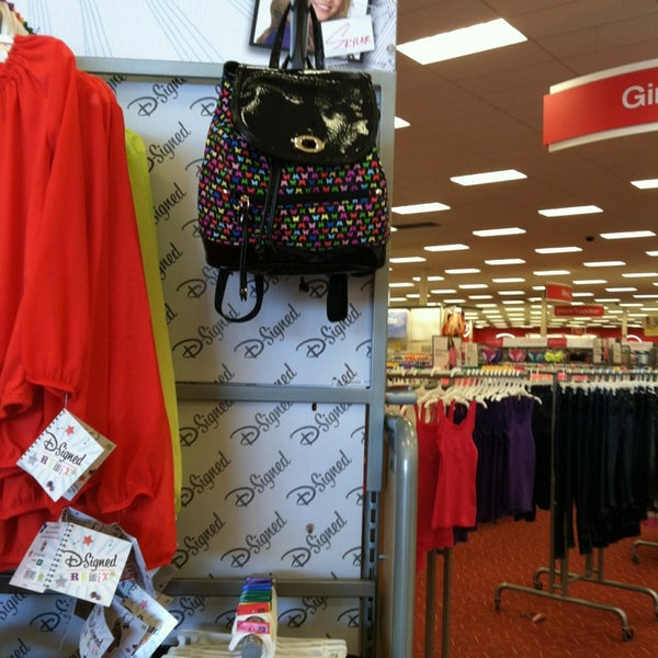 Super Target Moreno Valley, CA'da fotoğraflar