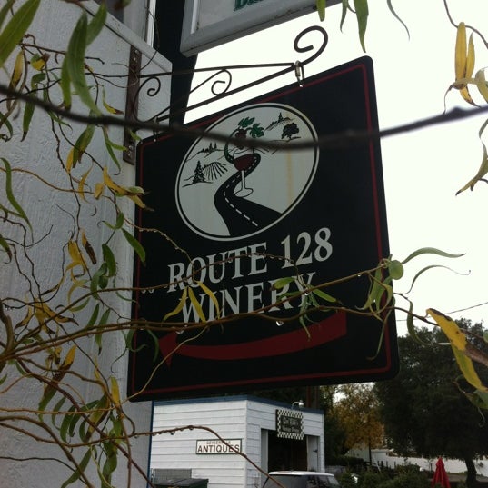 12/1/2012에 Bob F.님이 Route 128 Vineyard &amp; Winery에서 찍은 사진