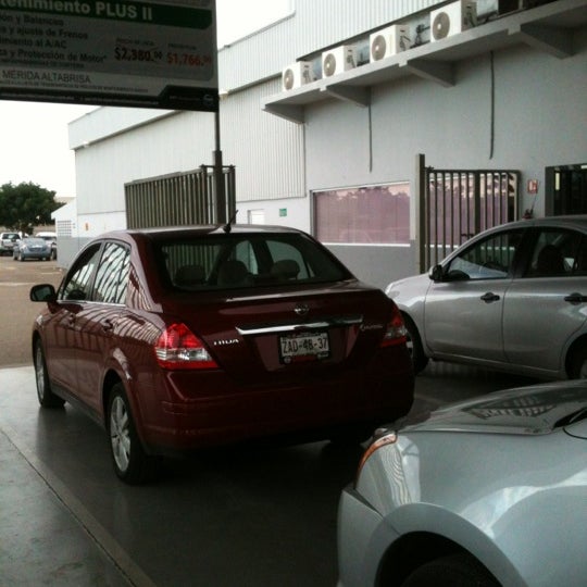 Снимок сделан в Nissan пользователем Jorge D. 11/24/2012