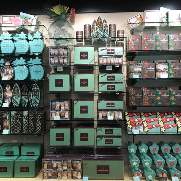 Honolulu Cookie Company Dessert Shop in Waikiki