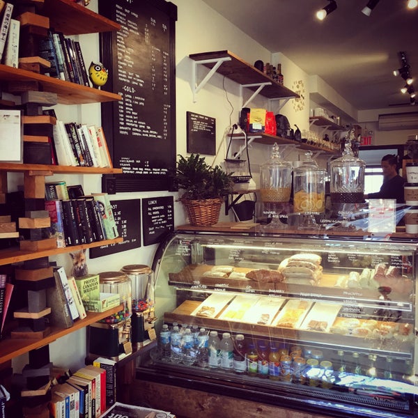2/1/2016 tarihinde Felisa S.ziyaretçi tarafından Aperture Coffee Bar'de çekilen fotoğraf