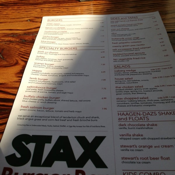 Foto tirada no(a) Stax Burger Bar por Auria S. em 5/28/2013