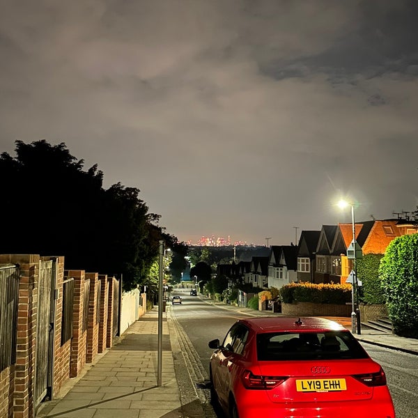 Wimbledon Park Neighborhood in Wimbledon