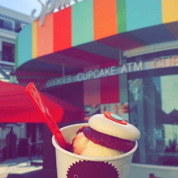 Photo taken at Sprinkles Americana by ABM on 9/27/2016