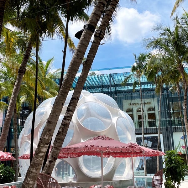 Foto diambil di Miami Design District oleh ABM pada 6/28/2023