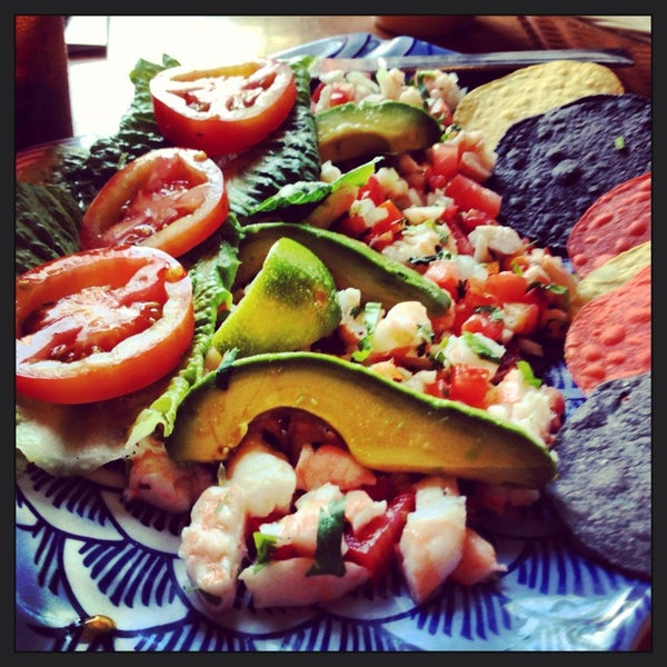Снимок сделан в Roberto&#39;s Mexican Food пользователем Dana Point Chamber o. 8/14/2013