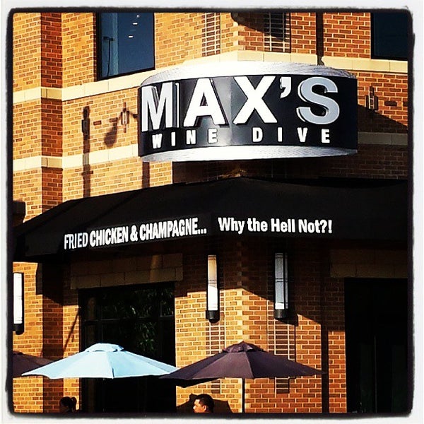 Снимок сделан в MAX&#39;s Wine Dive Dallas пользователем Sam M. 6/6/2013