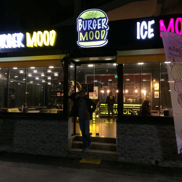 Photo taken at Burger Mood by Heyonur O. on 11/11/2017