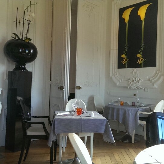 Photo taken at Domaine de Brandois Hôtel by Nico on 11/23/2013