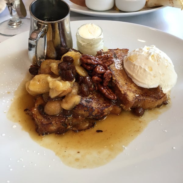 Casual, romantic place for brunch. Creme brulee French toast with pecans, banana foster and cream was good but might be too sweet for some.
