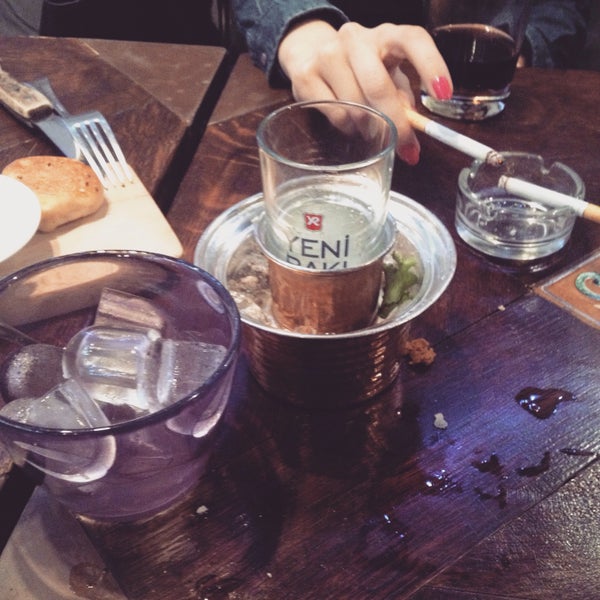Foto diambil di La Cantina Bar &amp; Restaurant oleh Özgür H. pada 1/8/2015