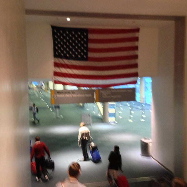 Foto scattata a Newark Liberty International Airport (EWR) da Cory Y. il 5/23/2013
