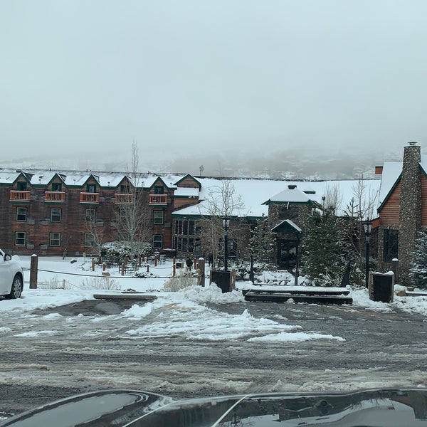 Photo taken at The Resort On Mount Charleston by Hector on 1/6/2019