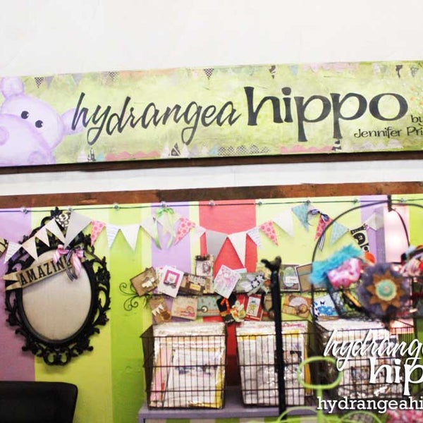 Photo prise au Hydrangea Hippo par Hydrangea Hippo World Headquarters! le5/9/2014
