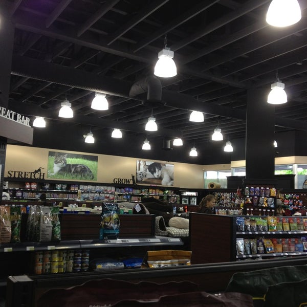 Bosley's On Lonsdale Pet Supplies Store in North Vancouver