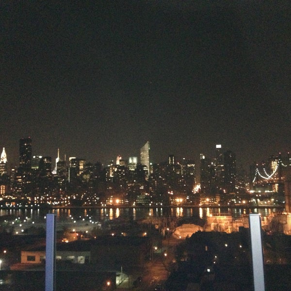 รูปภาพถ่ายที่ Z NYC Hotel โดย An V. เมื่อ 4/25/2013