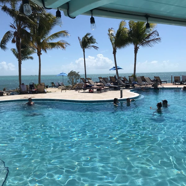 Foto tomada en Postcard Inn Beach Resort &amp; Marina  por Lisa el 2/22/2019
