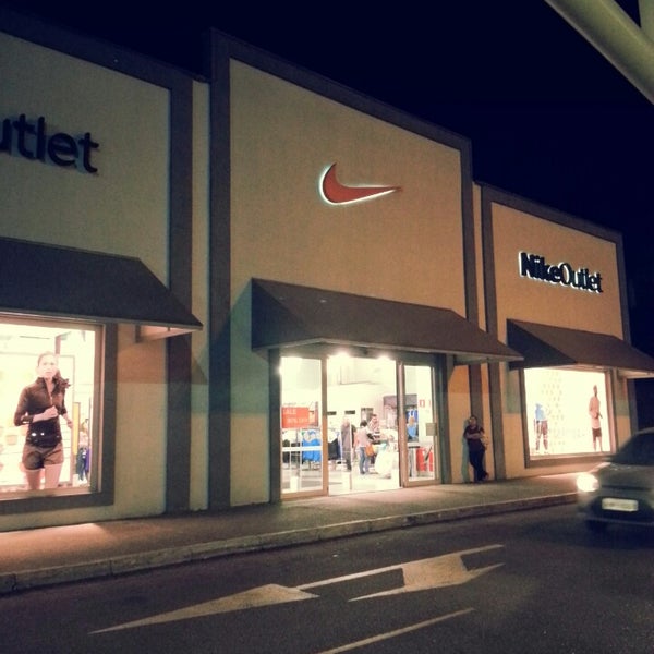 Outlet nike store autonomista