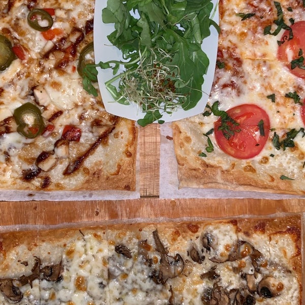 Foto diambil di Pizza Rollio oleh S pada 9/2/2019