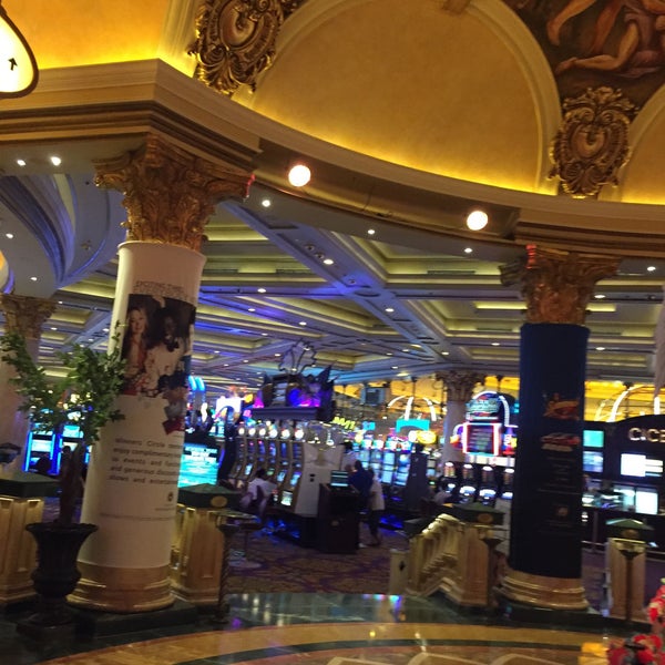 Photo prise au Emperors Palace Hotel, Casino and Convention Resort par Lenita M. le10/26/2015