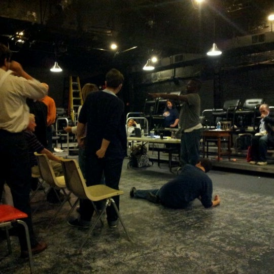 รูปภาพถ่ายที่ H Street Playhouse โดย Anthony A. เมื่อ 10/6/2012